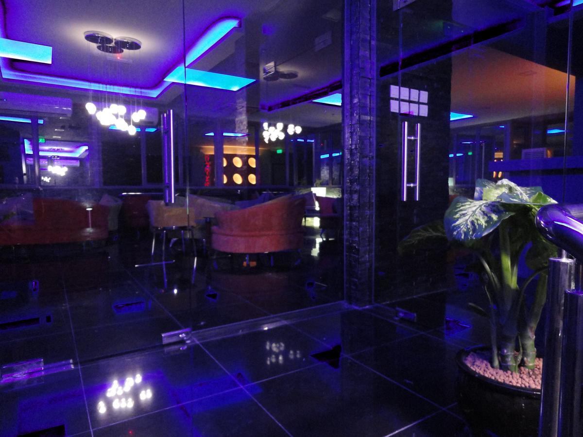 Al Andalus Plaza Hotel Manamah Buitenkant foto